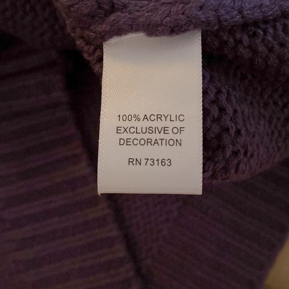 Cable & Gauge purple knit sweater adorned w/ epaulettes of embroidered sequins💜 - Picture 9 of 9